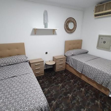 Apartamentos Atlas Terrassa VI Екстериор снимка