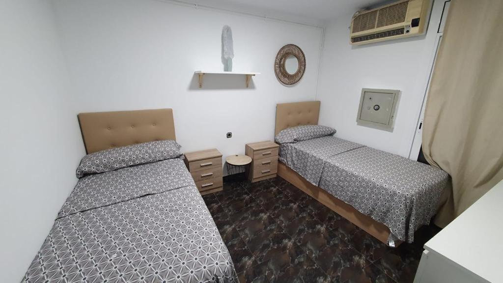 Apartamentos Atlas Terrassa VI Екстериор снимка