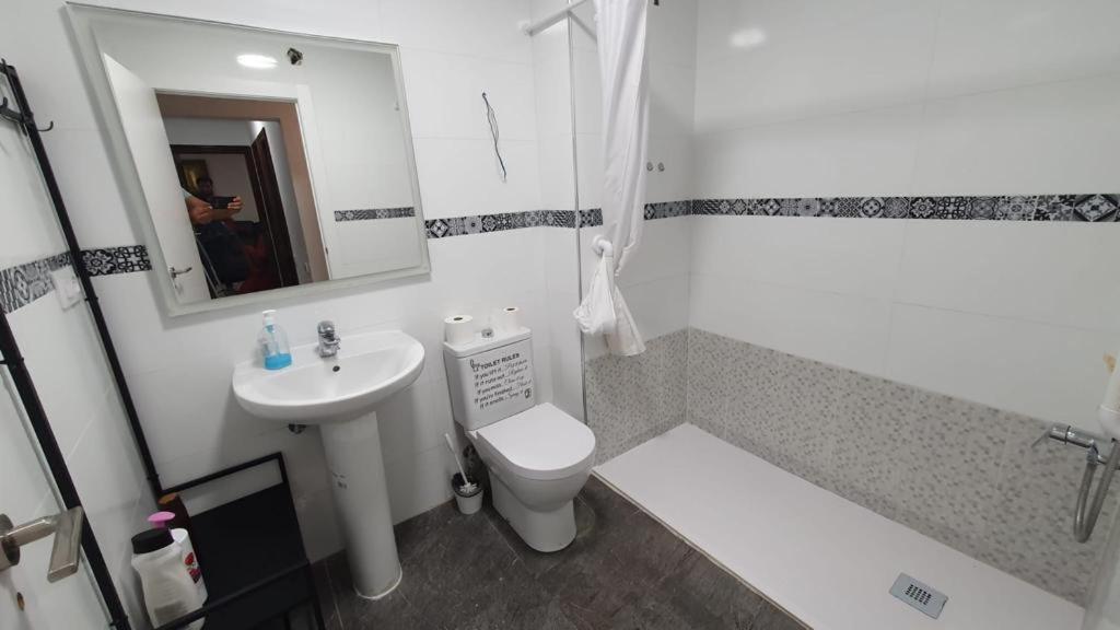 Apartamentos Atlas Terrassa VI Екстериор снимка